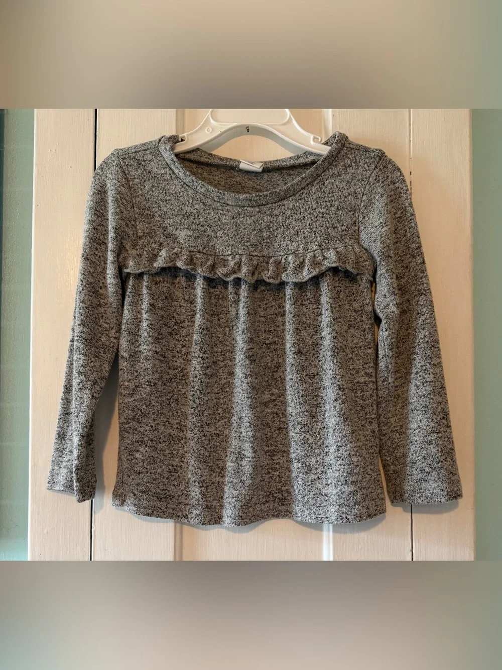 GAP Toddler Girls’ Gray Marled Ruffle-Front Long Sleeve Tee - Size: 2T